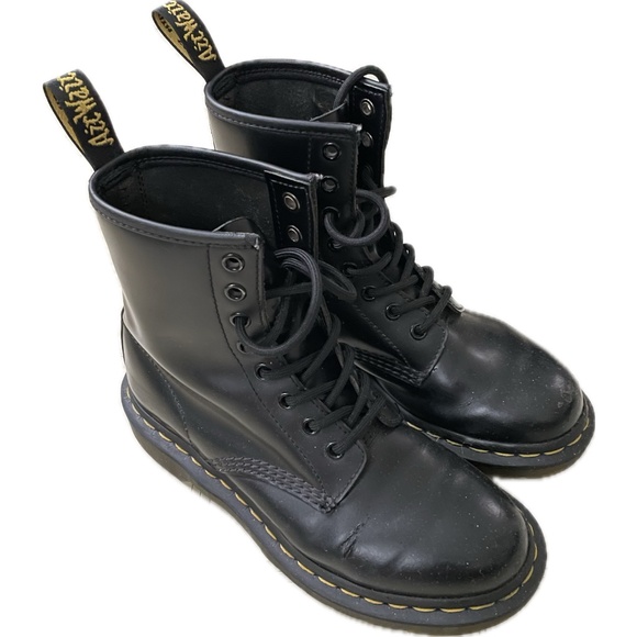 Dr Martens Women’s 1460 Smooth Leather Boots - Picture 2 of 10